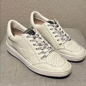 Women’s Vintagw Havana Serenity Sneaker, size 8